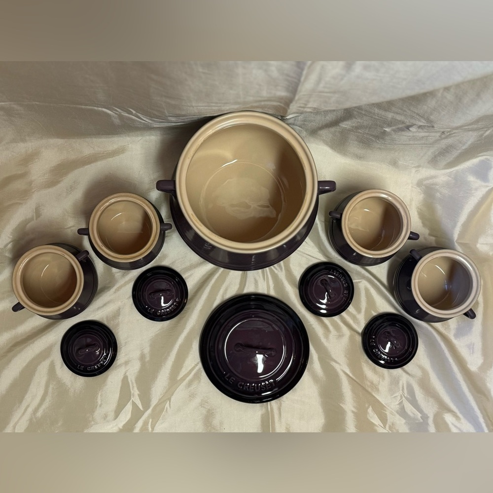 RARE Le Creuset Bean Pot collection in discontinued Cassis - Picture 2 of 2